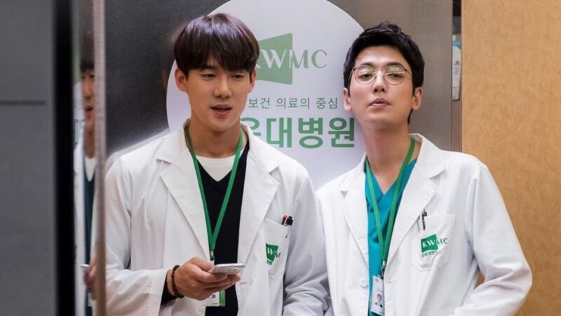 Yoo Yeon Seok e Jung Kyung Ho farão participação em spin-off de Hospital Playlist