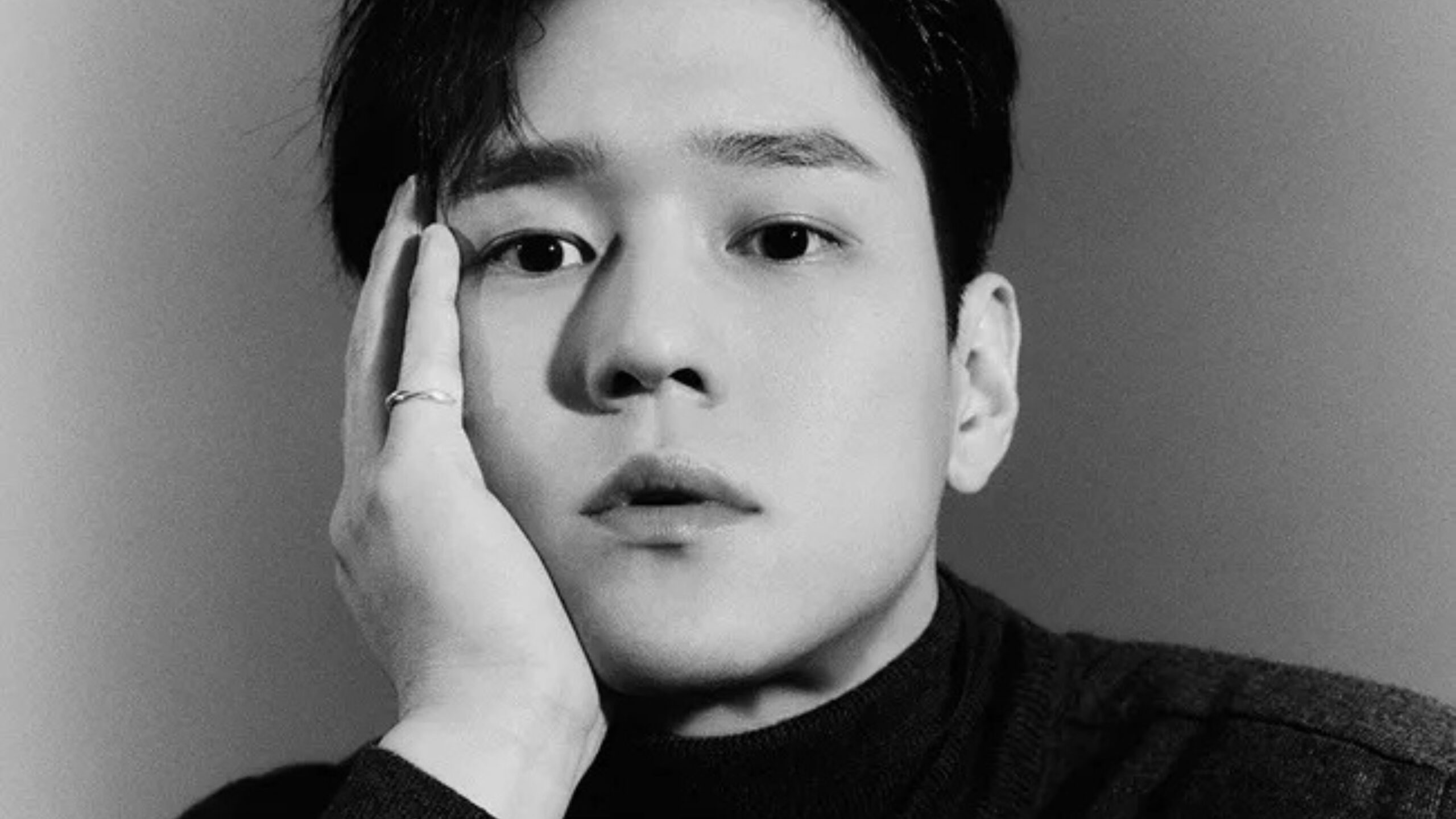 Go Kyung Pyo estaria namorando uma não-celebridade há três anos