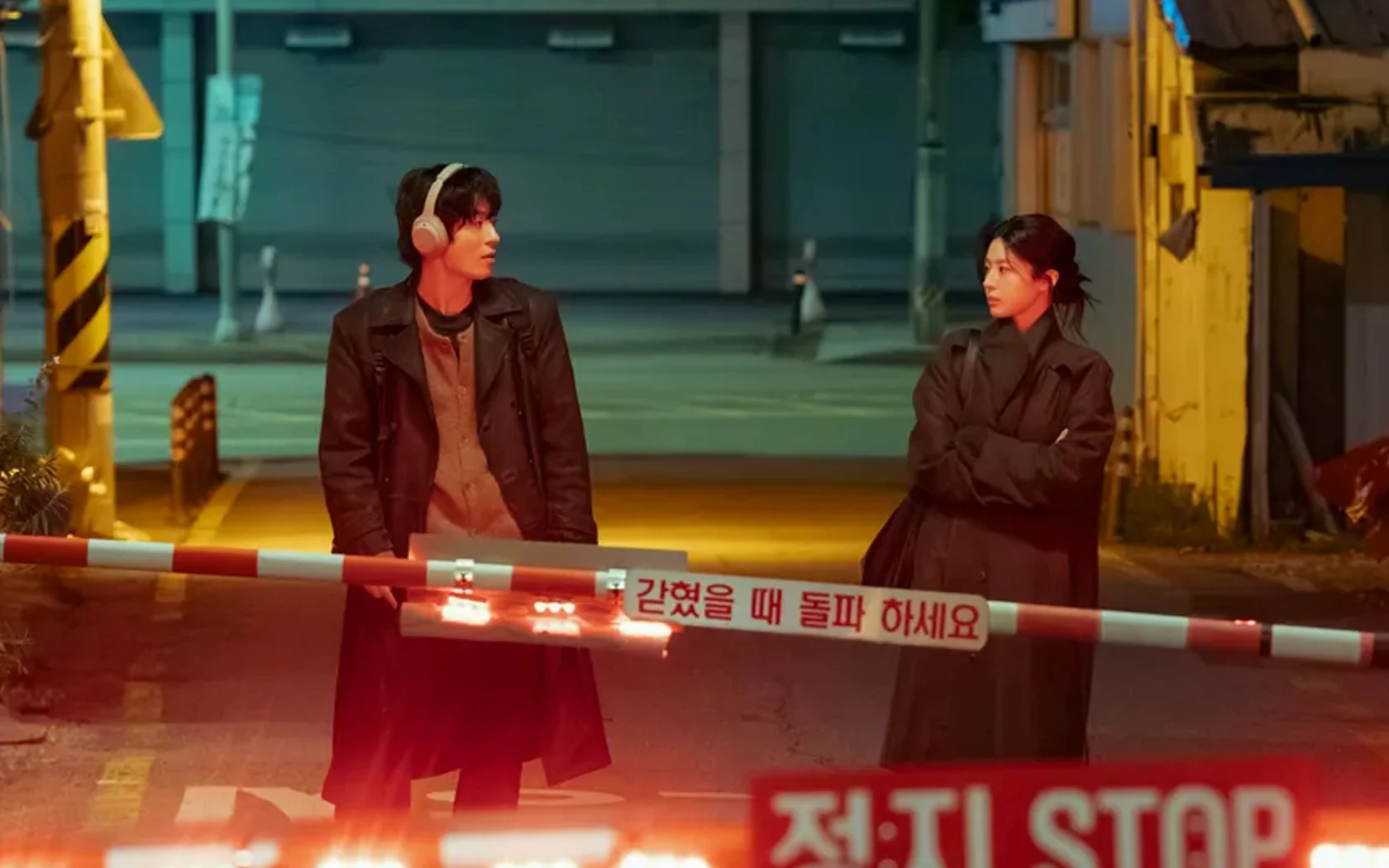 We Are All Trying Here: novo drama psicológico estreia em abril de 2026