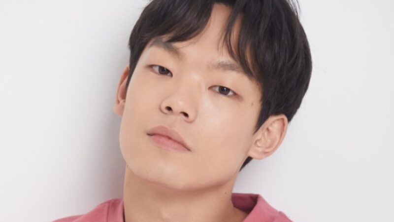 Lee Jung Hyun anuncia casamento para dezembro e assina contrato com nova agência