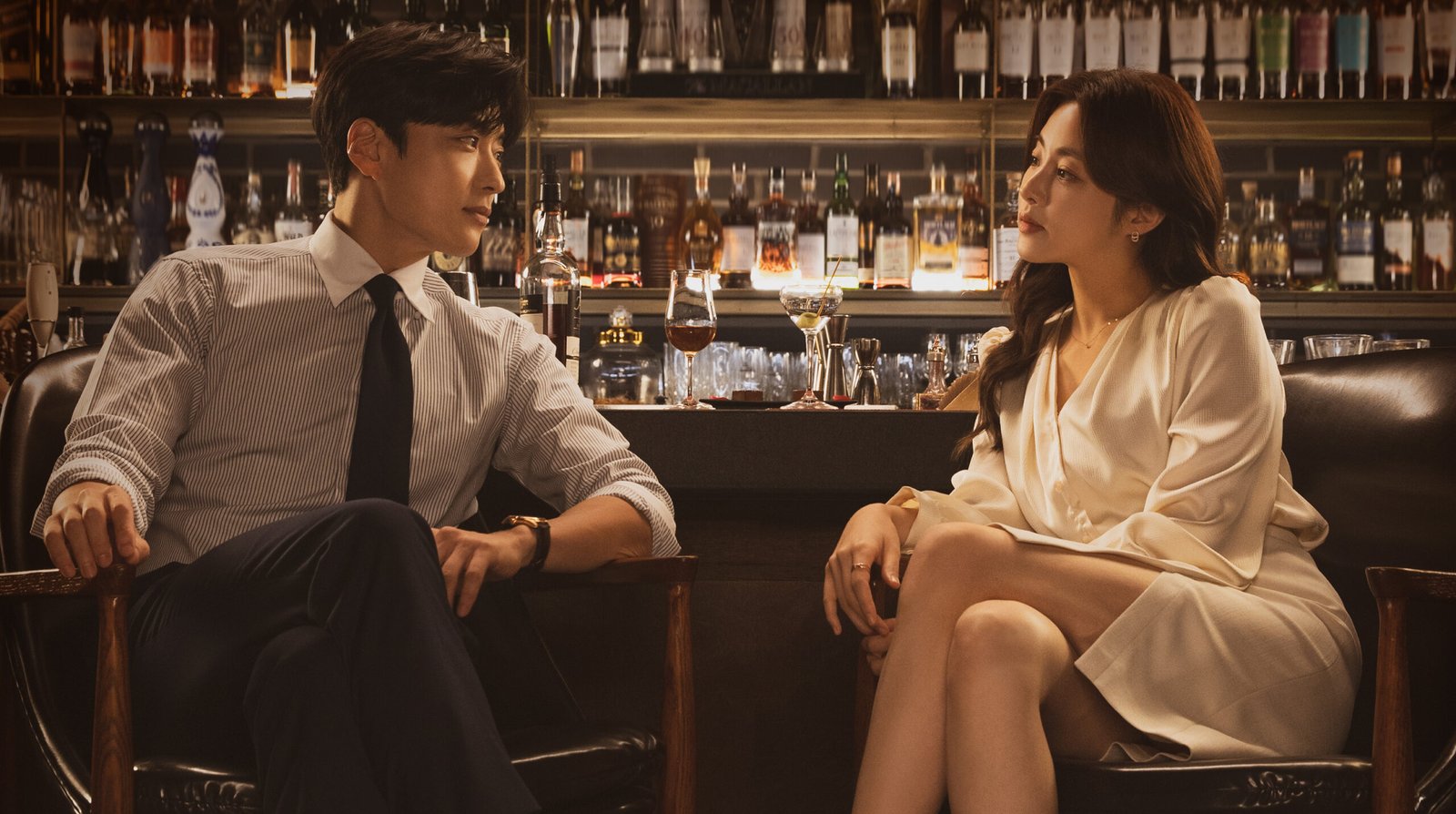 Strangers Again: 5 motivos para assistir